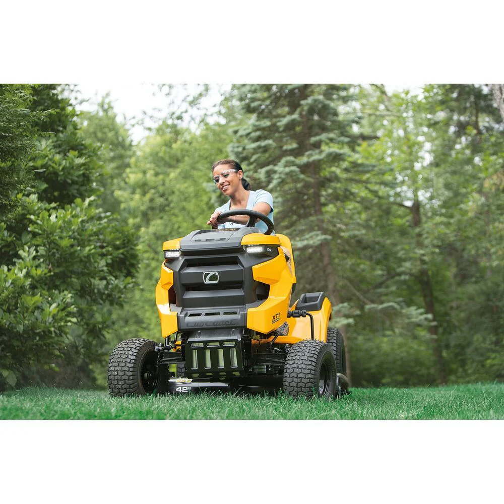 Cub Cadet Enduro XT1 18/42 - With a powerful 18HP Kawasaki V-Twin engine. - Image 5