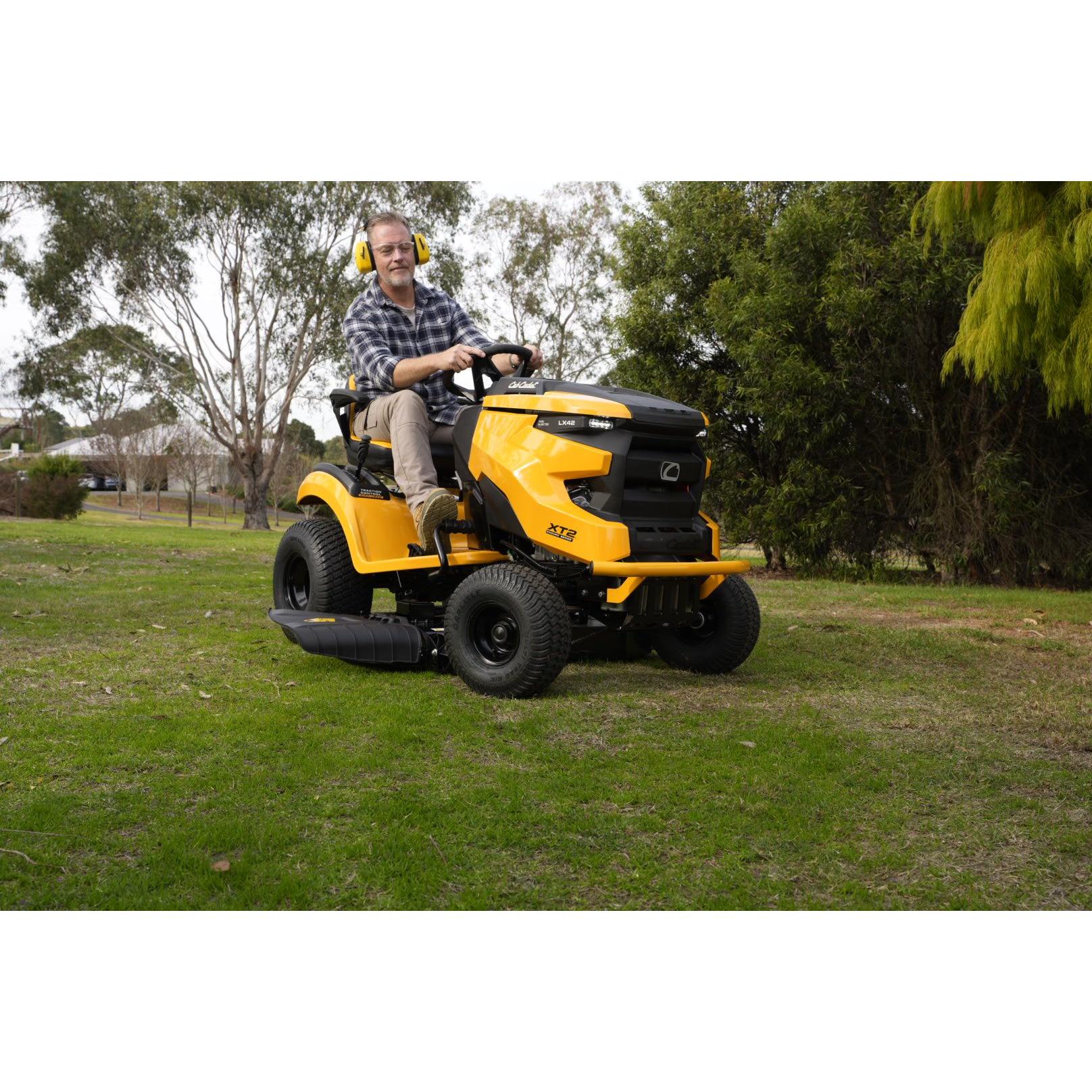 Cub Cadet Enduro XT2 42 K - Suited to large blocks up to small acreage. - Image 4