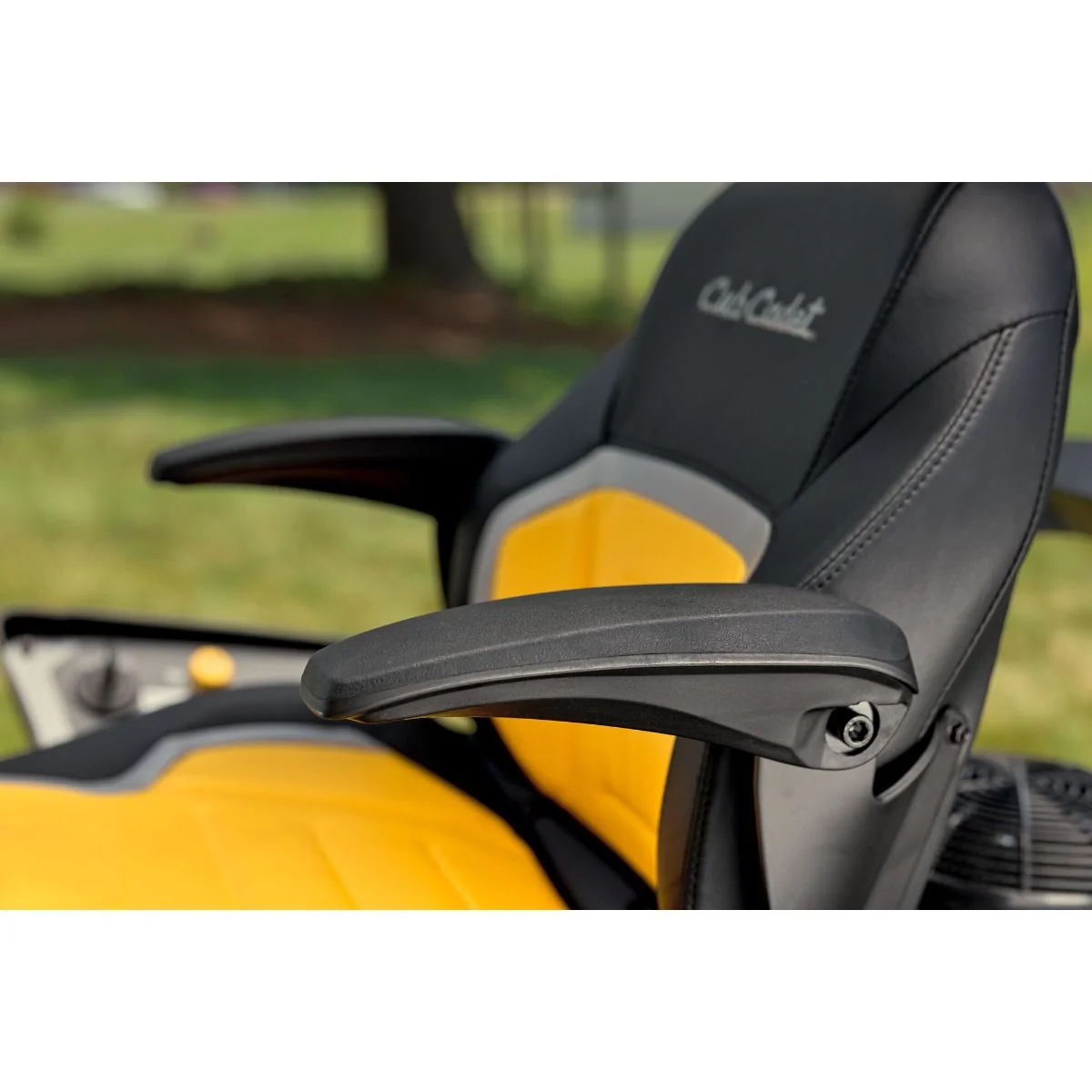 Cub Cadet Z3 54 S Zero Turn Mower - Zero turn agility and stable safe handling on slopes for challenging terrain. - Image 10