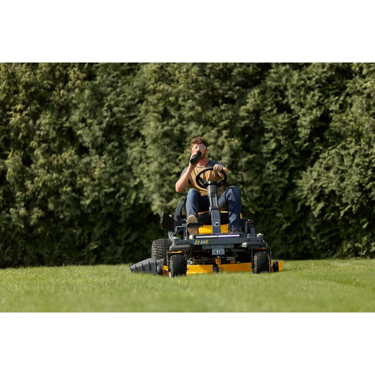Cub Cadet Z3 54 S Zero Turn Mower - Zero turn agility and stable safe handling on slopes for challenging terrain. - Image 14
