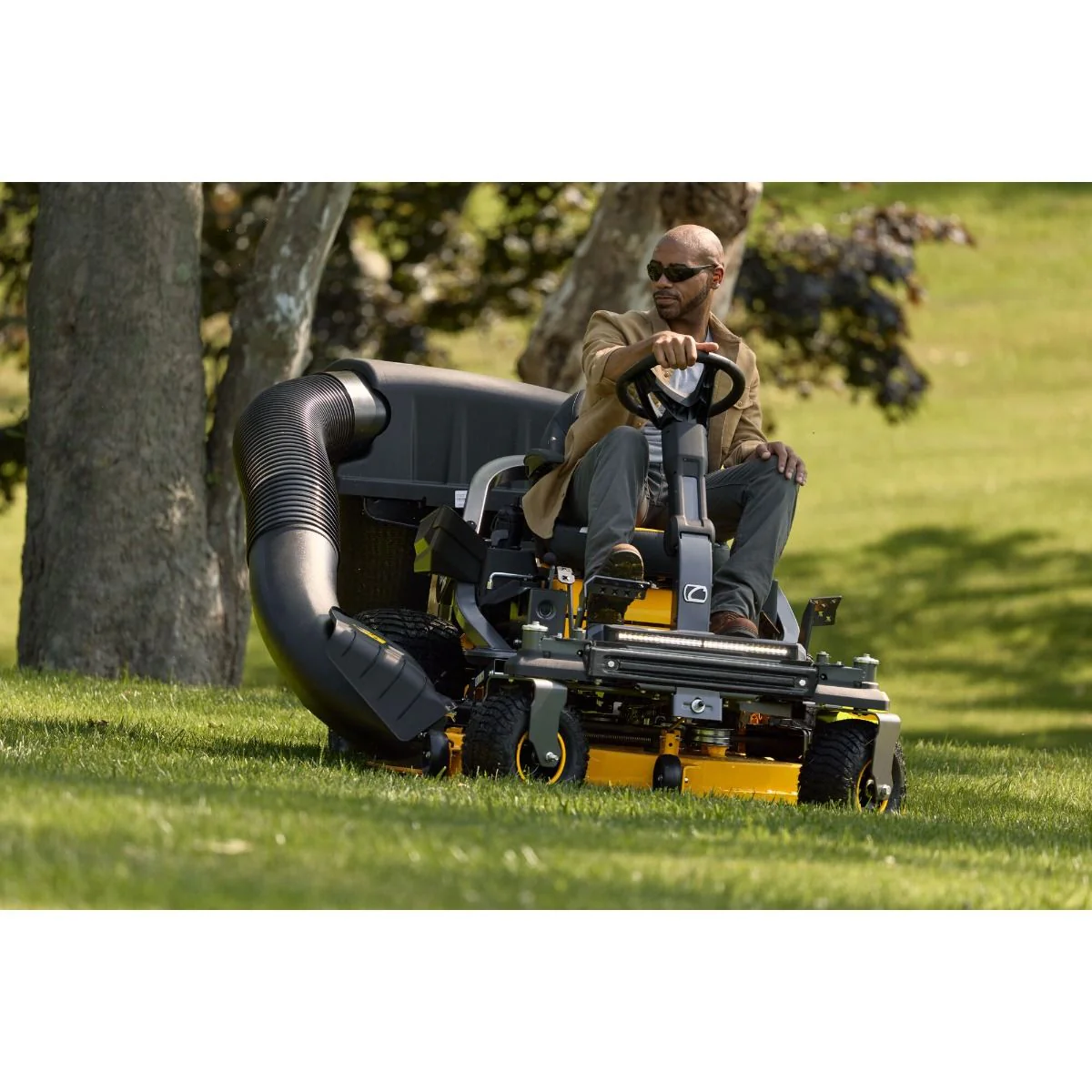 Cub Cadet Z3 60 S Zero Turn Mower - Comfort, easy adjustments, and aggressive tires ideal for challenging terrain and professional-quality mowing. - Image 14