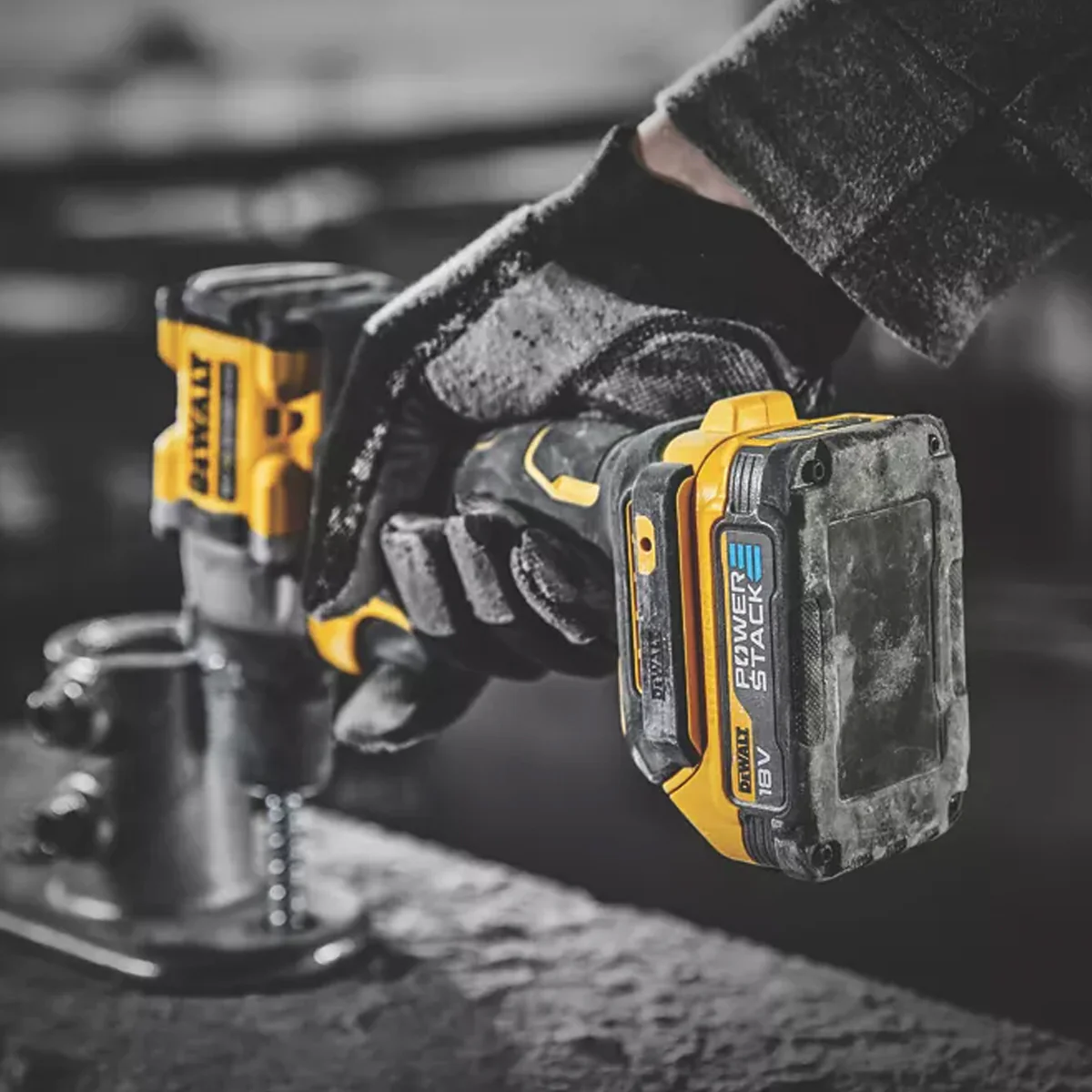 DeWALT 18V XR 1.7Ah Battery - Compact POWERSTACK 18V 1.7Ah battery compatible with DeWALT 18V products - Image 5