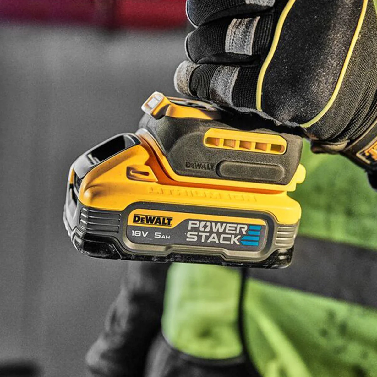 DeWALT 18V XR POWERSTACK 5A Battery - 50% more power = Faster speeds with POWERSTACK 18V XR technology! - Image 4