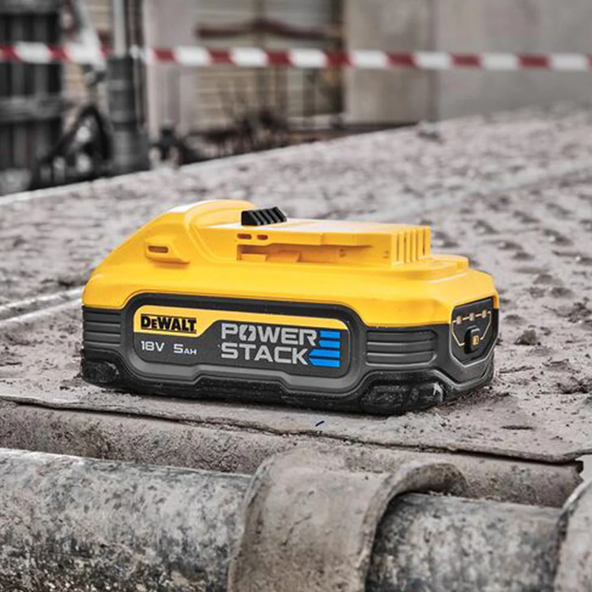 DeWALT 18V XR POWERSTACK 5A Battery - 50% more power = Faster speeds with POWERSTACK 18V XR technology! - Image 5