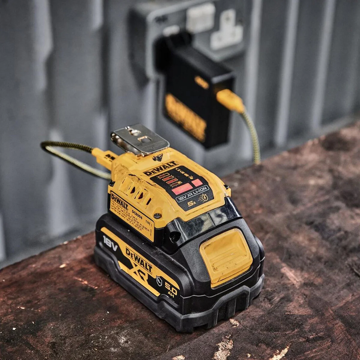 DeWALT 18V XR USB-C PD Charger Kit - Bi-directional USB PD, 100W, charges 18V batteries & powers USB devices - Image 3