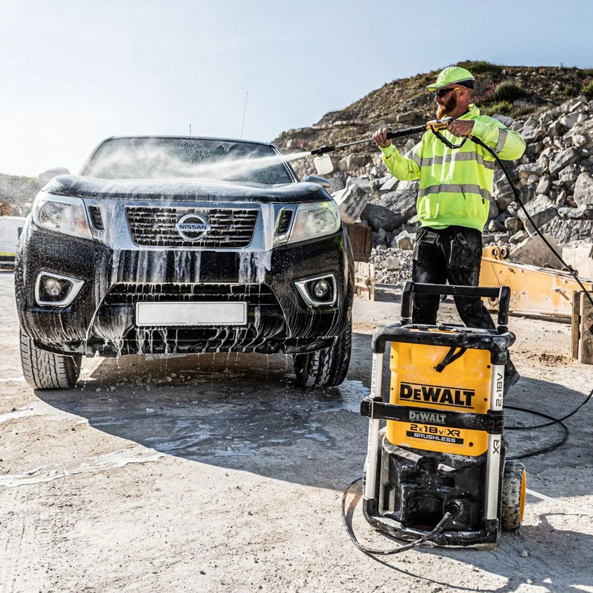DeWALT 2x18V XR Pressure Washer - Cordless power, 3 pressure modes, durable design, up to 63 minutes runtime - Image 4