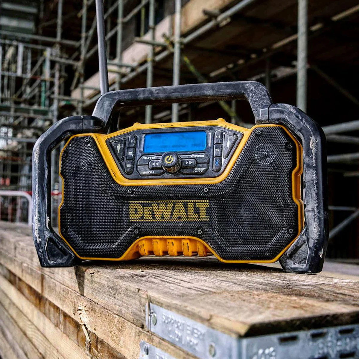 DeWALT XR Compact Bluetooth Radio - Compact, tough jobsite radio - with Bluetooth and AUX support! - Image 3