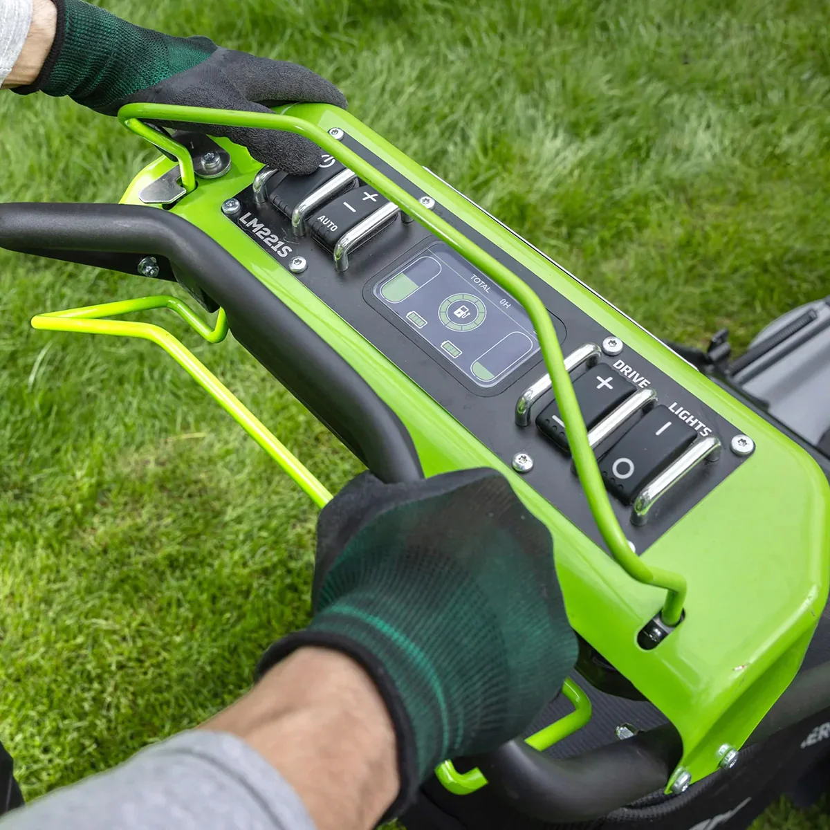 Greenworks ATM22 82V 22in SP Lawn Mower [2504307AU] - 22in commercial self-propelled mower with 82V battery power - Image 5