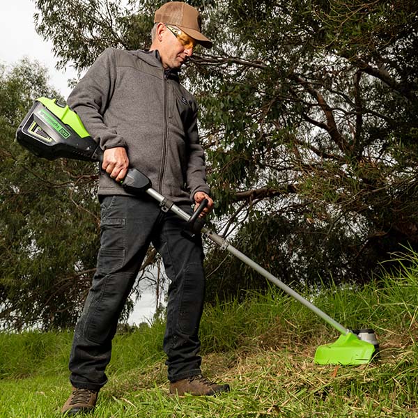 Greenworks ST60L04 60V Pro 40cm Straight Shaft String Trimmer - Lighter and has the power of a petrol trimmer. - Image 3