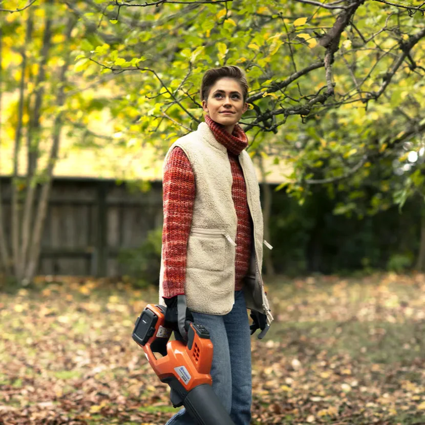 Husqvarna 230iB Battery Blower - Powerful and easy-to-use blower with cruise control. - Image 6