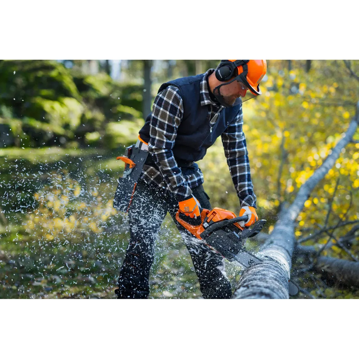 Husqvarna 445S Chainsaw - Robust and versatile chainsaw with Smart Start®. A cutting experience that lasts. - Image 6