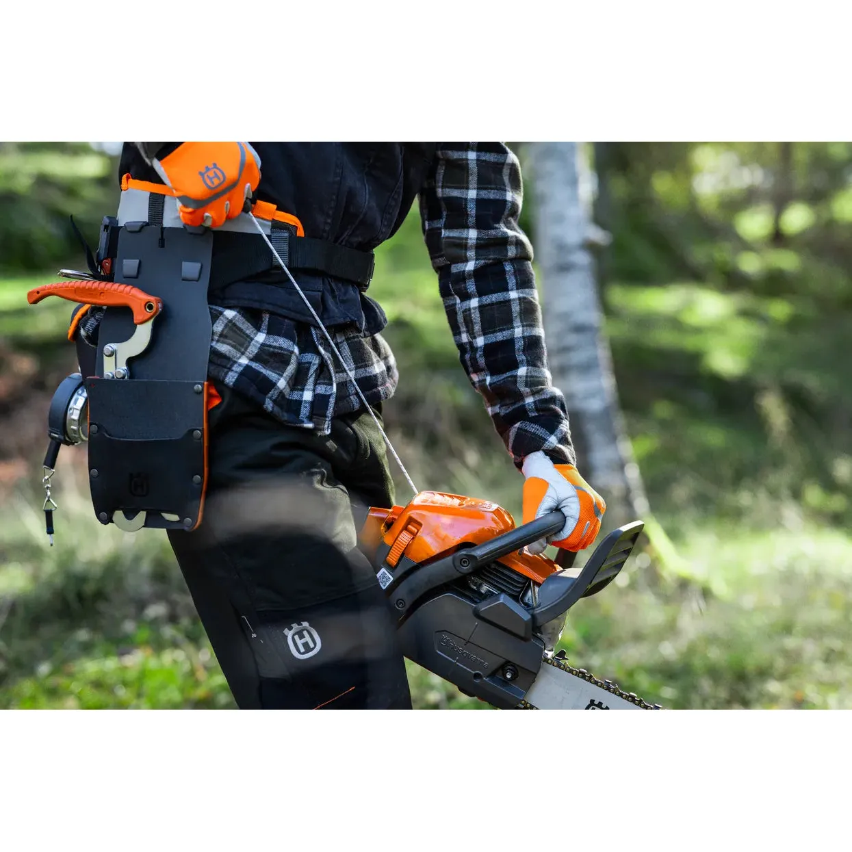 Husqvarna 445S Chainsaw - Robust and versatile chainsaw with Smart Start®. A cutting experience that lasts. - Image 9