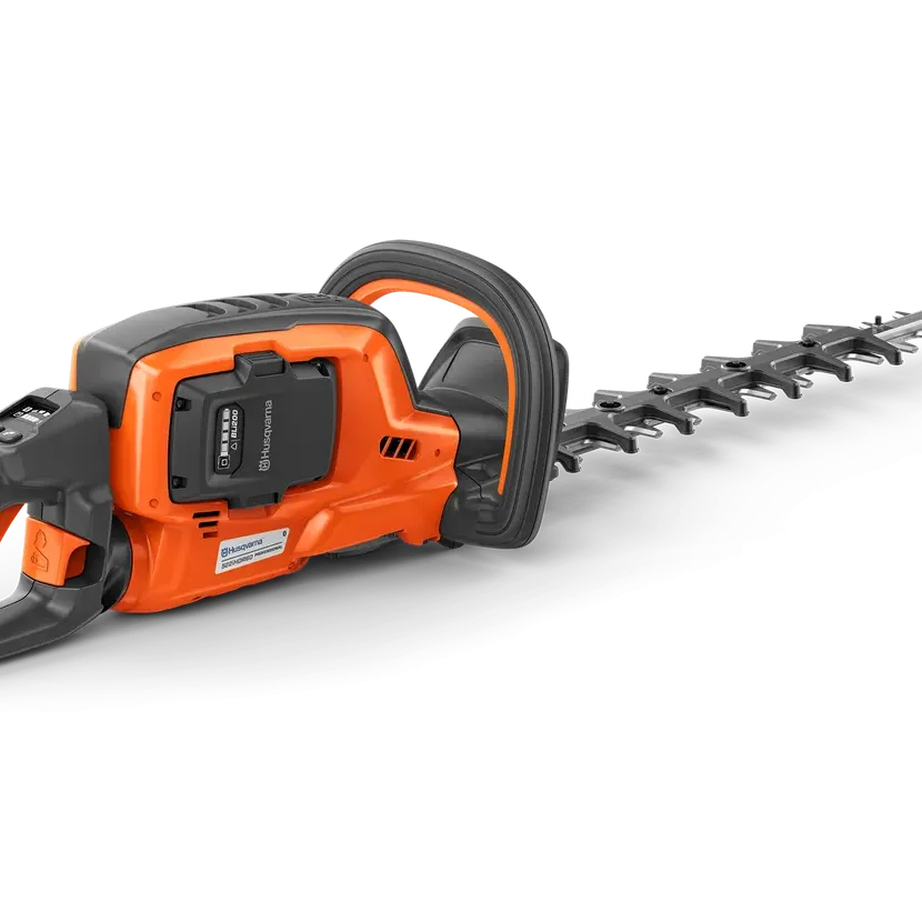 Husqvarna 522iHDR60 Battery Hedge Trimmer - Battery hedge trimmer with coarse cut blades and integrated connectivity. - Image 4