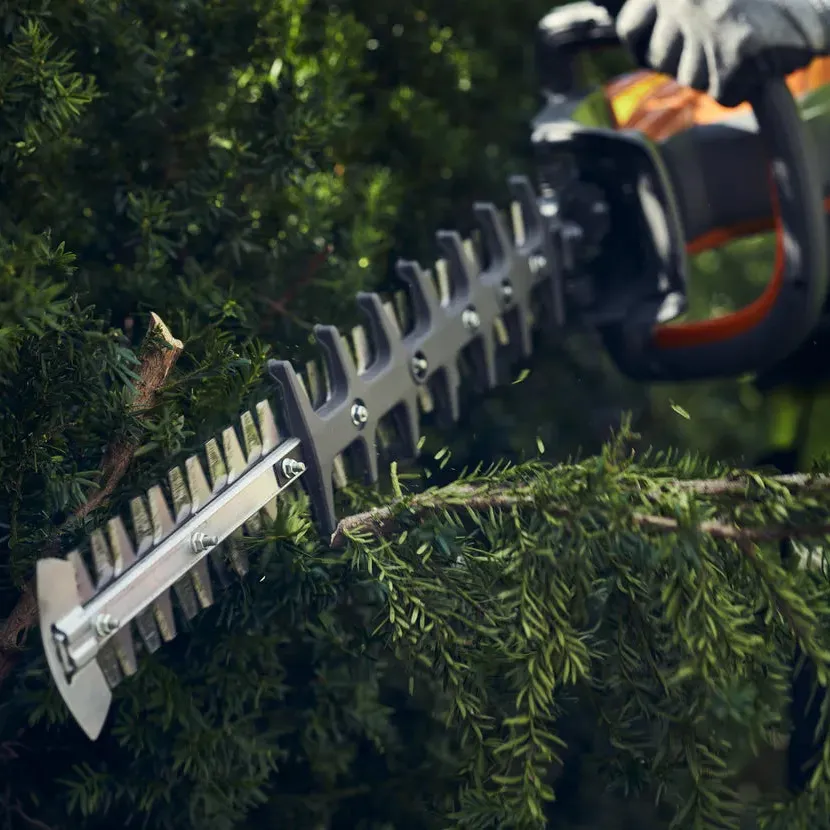 Husqvarna 522iHDR60 Battery Hedge Trimmer - Battery hedge trimmer with coarse cut blades and integrated connectivity. - Image 6