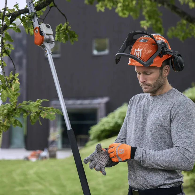 Husqvarna 530iP4 Battery Pole Saw - High-performance battery pole saw with up to 4 m reach - Image 3