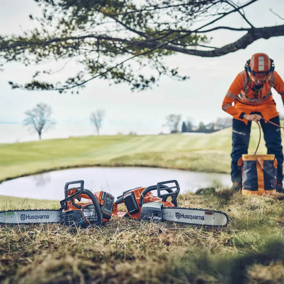 Husqvarna 542iXP Battery Chainsaw - 36V Professional Battery Saw with 16in Bar, outstanding cutting capacity! - Image 4