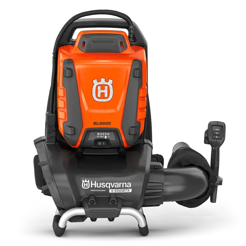 Husqvarna 550iBTX Battery Leaf Blower - Powerful and ergonomic backpack battery blower with integrated connectivity - Image 5