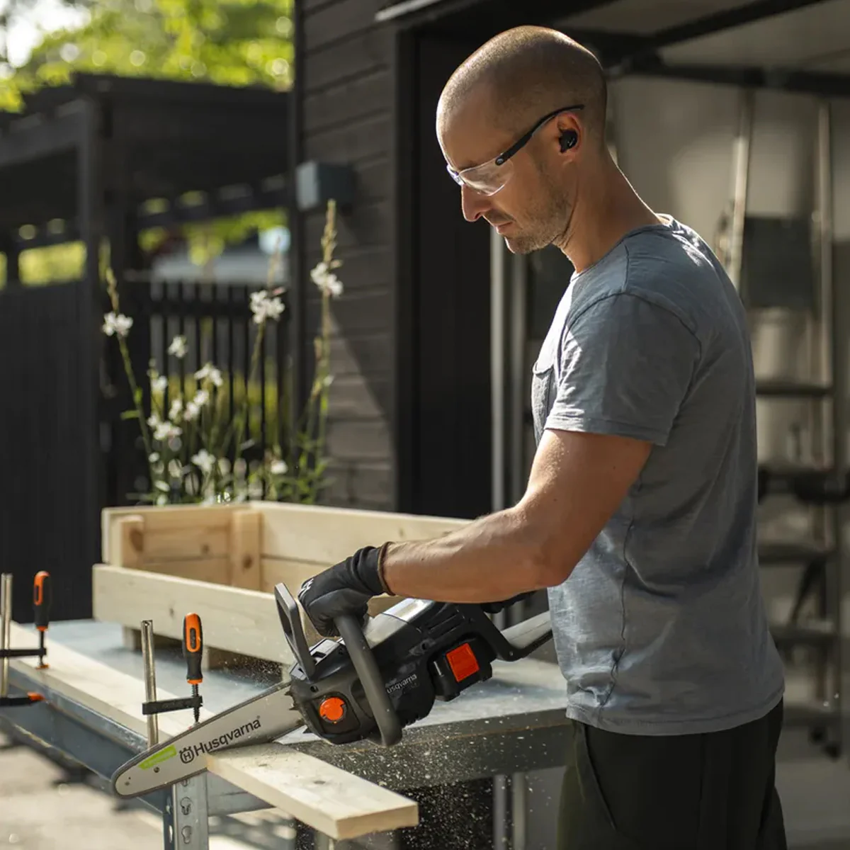 Husqvarna Aspire C15X-P4A 18V Chainsaw - Compact, easy-to-use chainsaw for garden clearing and DIY projects. - Image 5