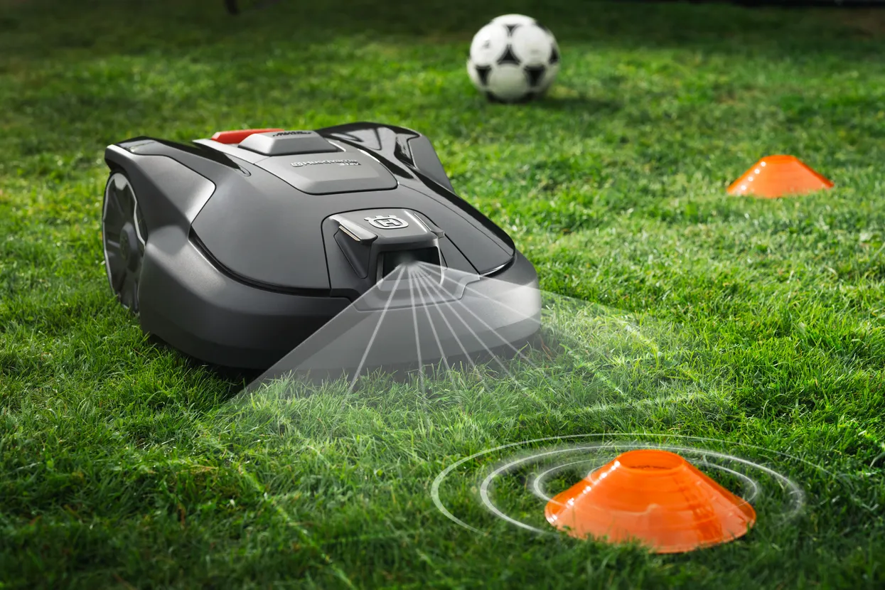Husqvarna Automower® 308V - AI vision technology and 800 m² capacity - Image 5