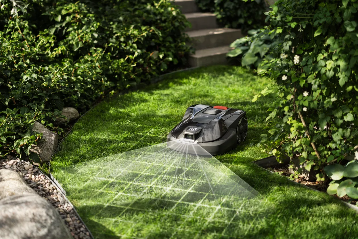 Husqvarna Automower® 308V - AI vision technology and 800 m² capacity - Image 7