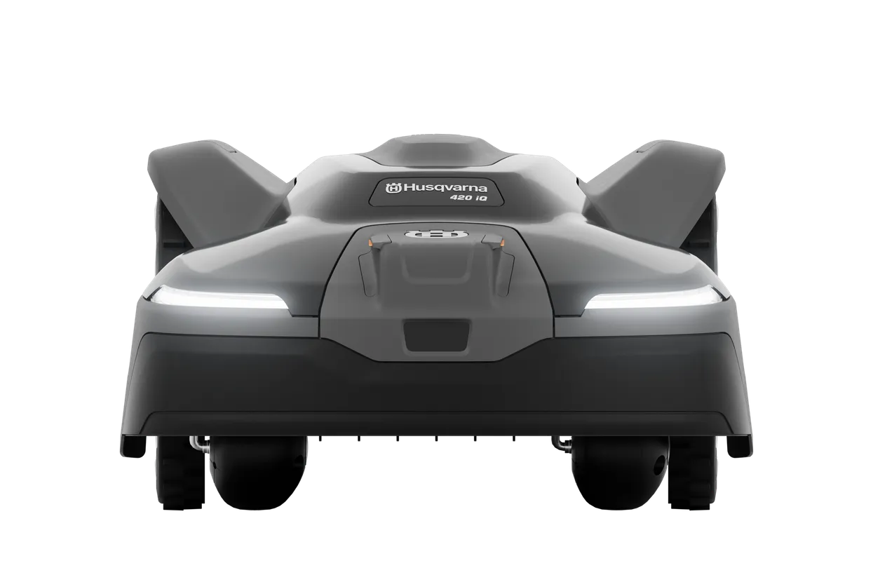Husqvarna Automower® 420 iQ - More lawn, no limits – up to 1 acre / 4,000 m² capacity. - Image 6