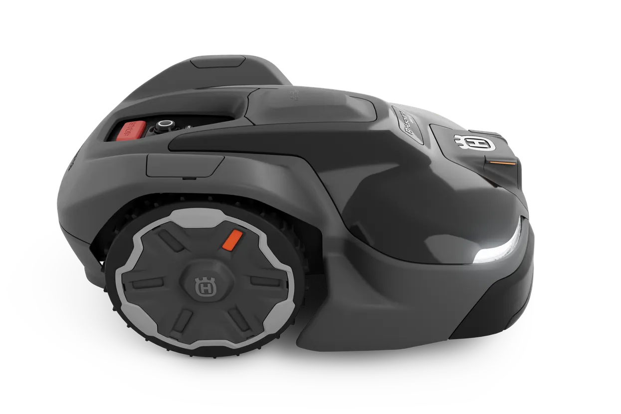 Husqvarna Automower® 440 iQ - Large lawn performance, effortlessly delivered – up to 2 acres / 8,000 m² capacity. - Image 7