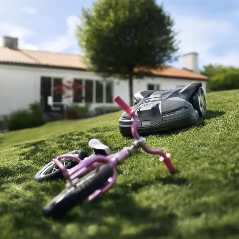 Husqvarna Automower® 450X NERA - Robotic lawn mower with object avoidance for lawns up to 5000 m² - Image 4