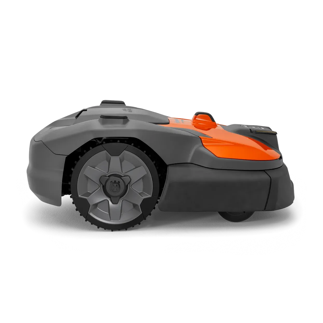 Husqvarna Automower® 580 EPOS® - Wire free robotic mower built for high-quality sports field mowing. - Image 7