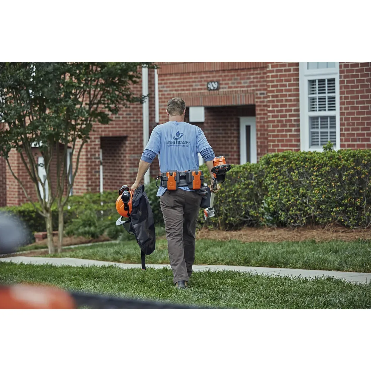 Husqvarna Battery Belt - Comfortable battery belt for easy access to extra batteries. - Image 6