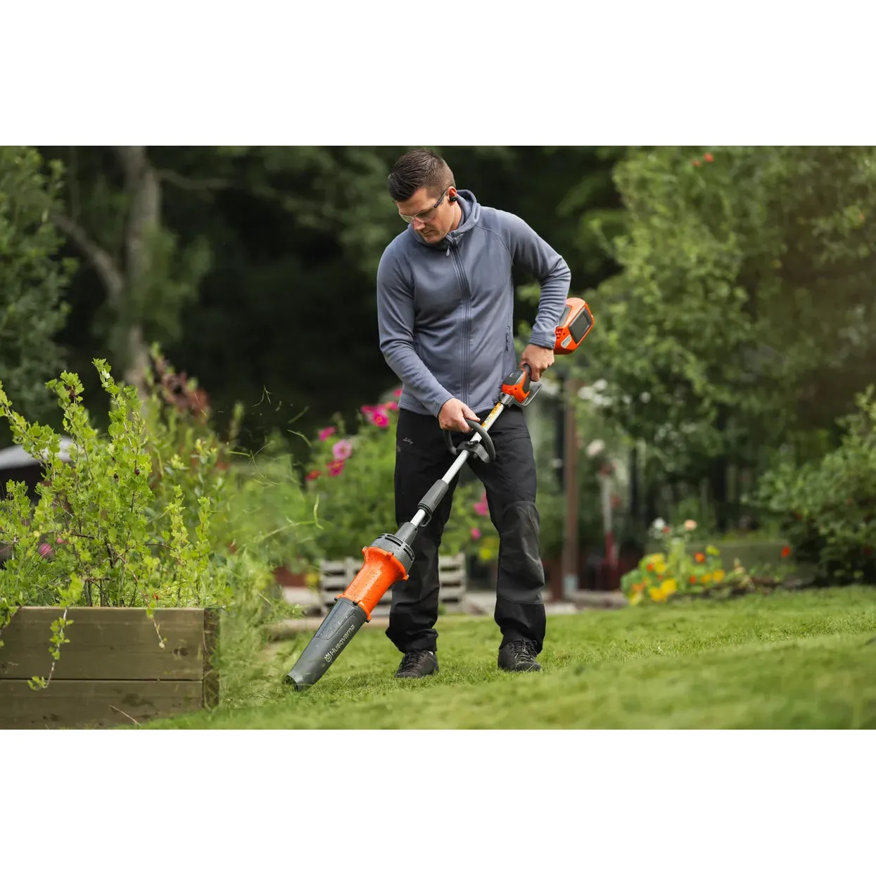 Husqvarna DB110 FLXi Blower Attachment - Blower attachment for clearing leaves and grass clippings. - Image 5