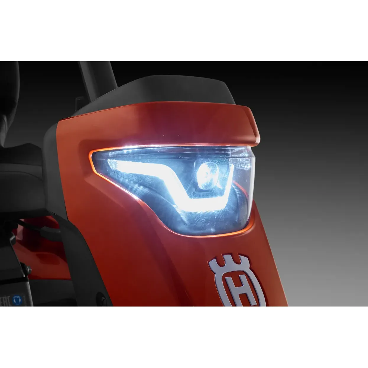 Husqvarna R 316TsX AWD - Versatile all-wheel drive Rider for year-round use. - Image 8