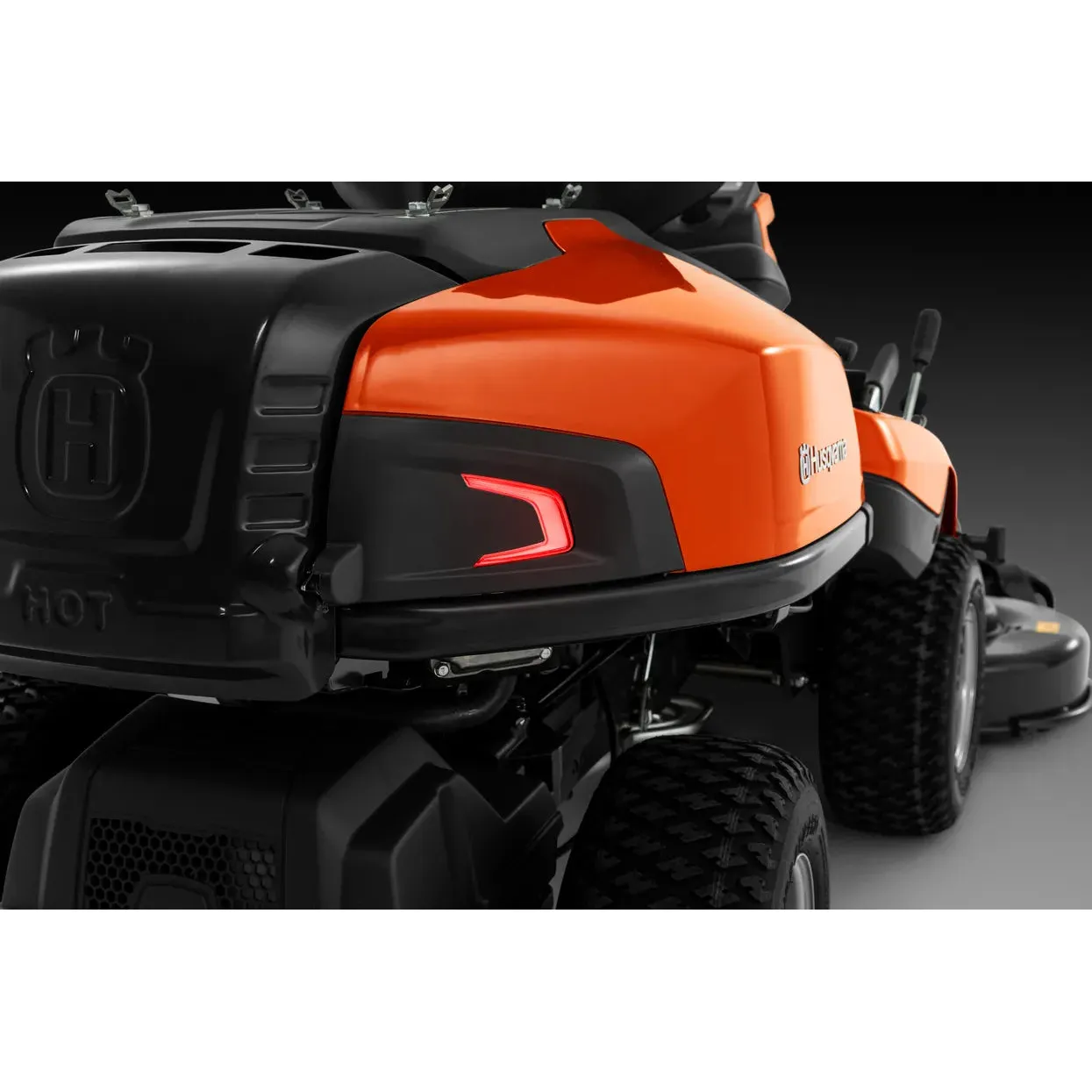 Husqvarna R 316TsX AWD - Versatile all-wheel drive Rider for year-round use. - Image 9