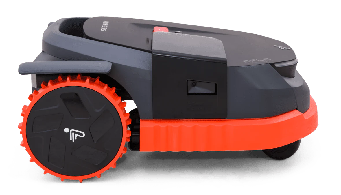Segway Navimow X330A - Have 3000m2 to look after? Let the Segway Navimow X330A do it for you.