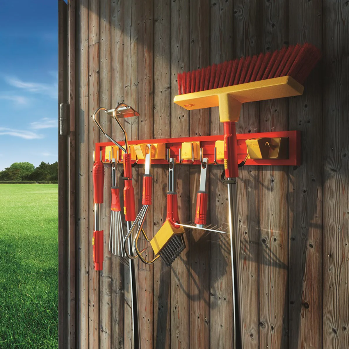 WOLF-Garten UM-M Multi Tool Holder - Save storage space with this 32" tool rack - Image 2